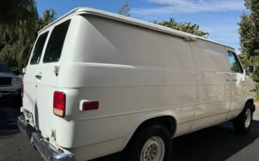 Gmc-Van-vendura-1992-white-321870-8