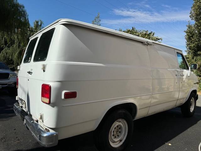 Gmc-Van-vendura-1992-white-321870-8