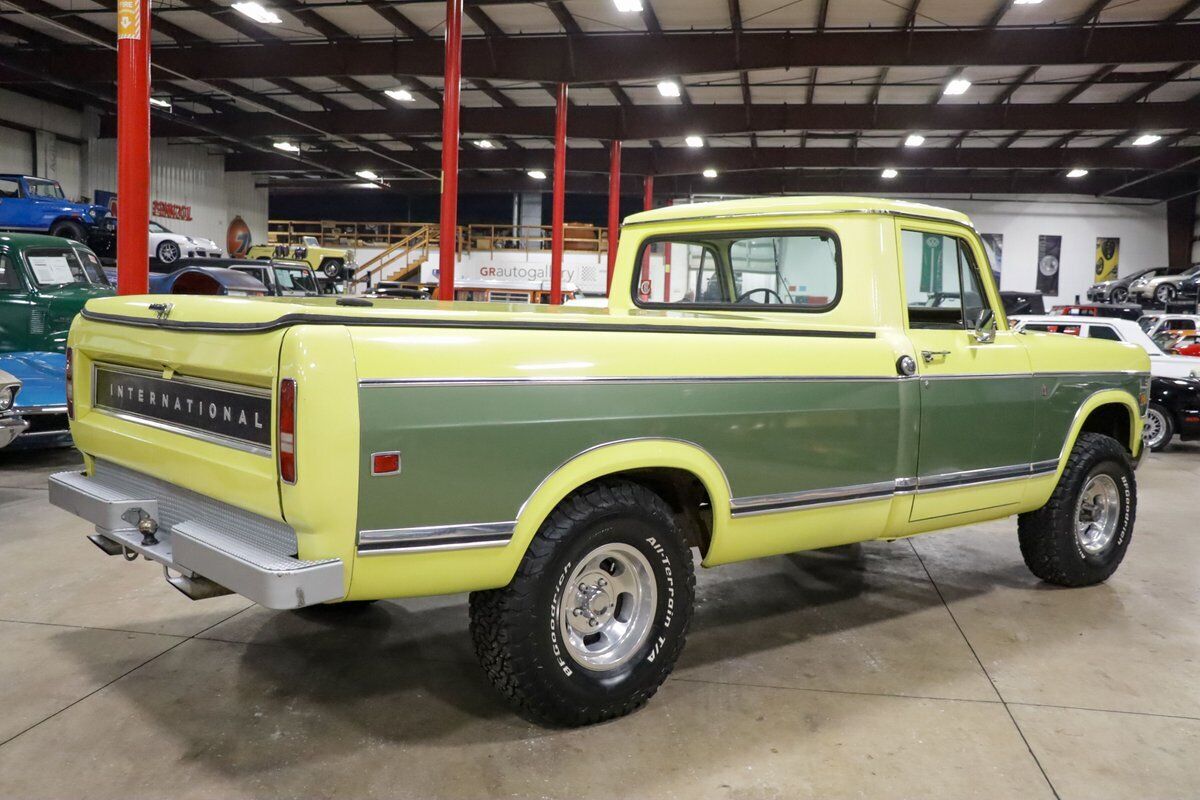 International-Harvester-100-1974-Yellow-Tan-122236-7