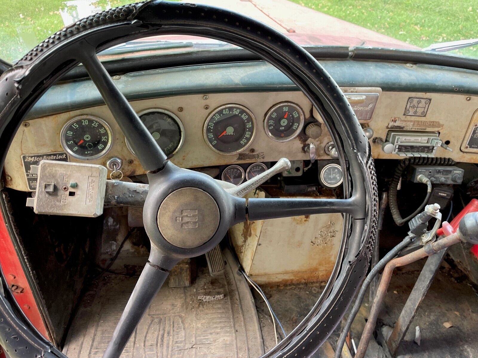 International-Harvester-R-200-1959-12