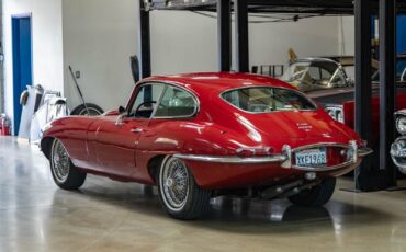 Jaguar-E-Type-1968-20