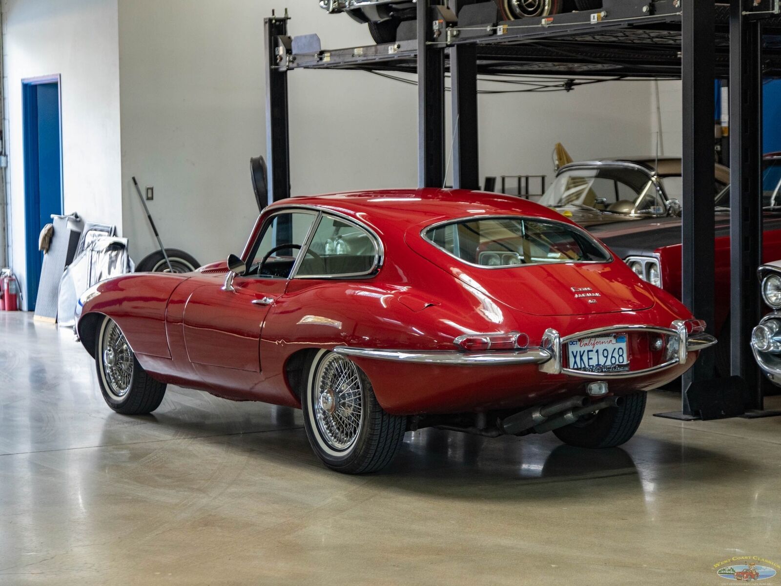 Jaguar-E-Type-1968-20