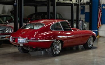 Jaguar-E-Type-1968-23