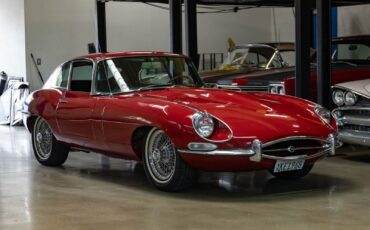 Jaguar-E-Type-1968-9