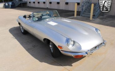 Jaguar-E-Type-1969-Gray-Black-108413-31