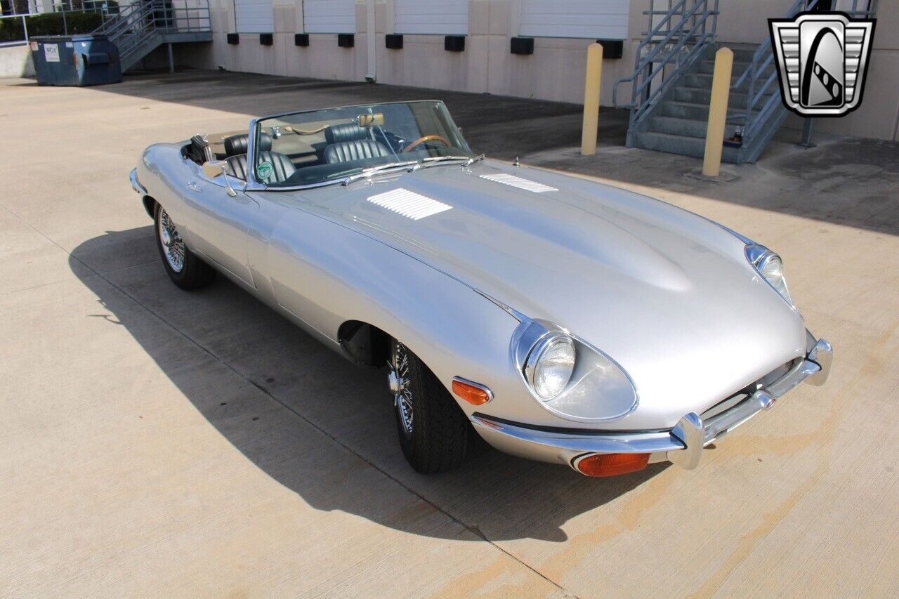 Jaguar-E-Type-1969-Gray-Black-108413-31