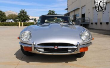 Jaguar-E-Type-1969-Gray-Black-108413-6