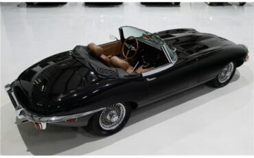 Jaguar-E-Type-1970-10