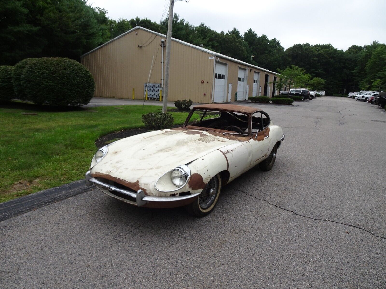 Jaguar-E-Type-1971-2