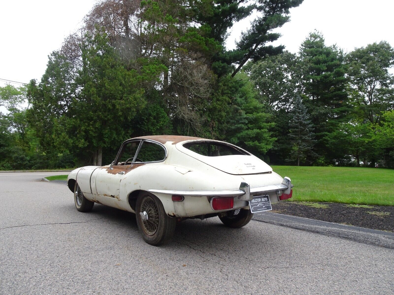 Jaguar-E-Type-1971-4