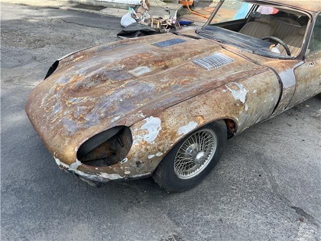 Jaguar-E-Type-1972-2