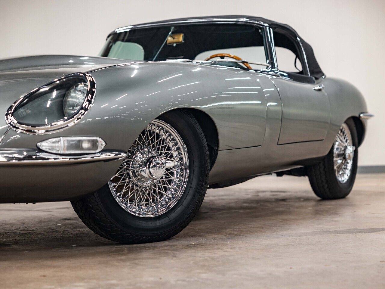 Jaguar-E-Type-Cabriolet-1967-14