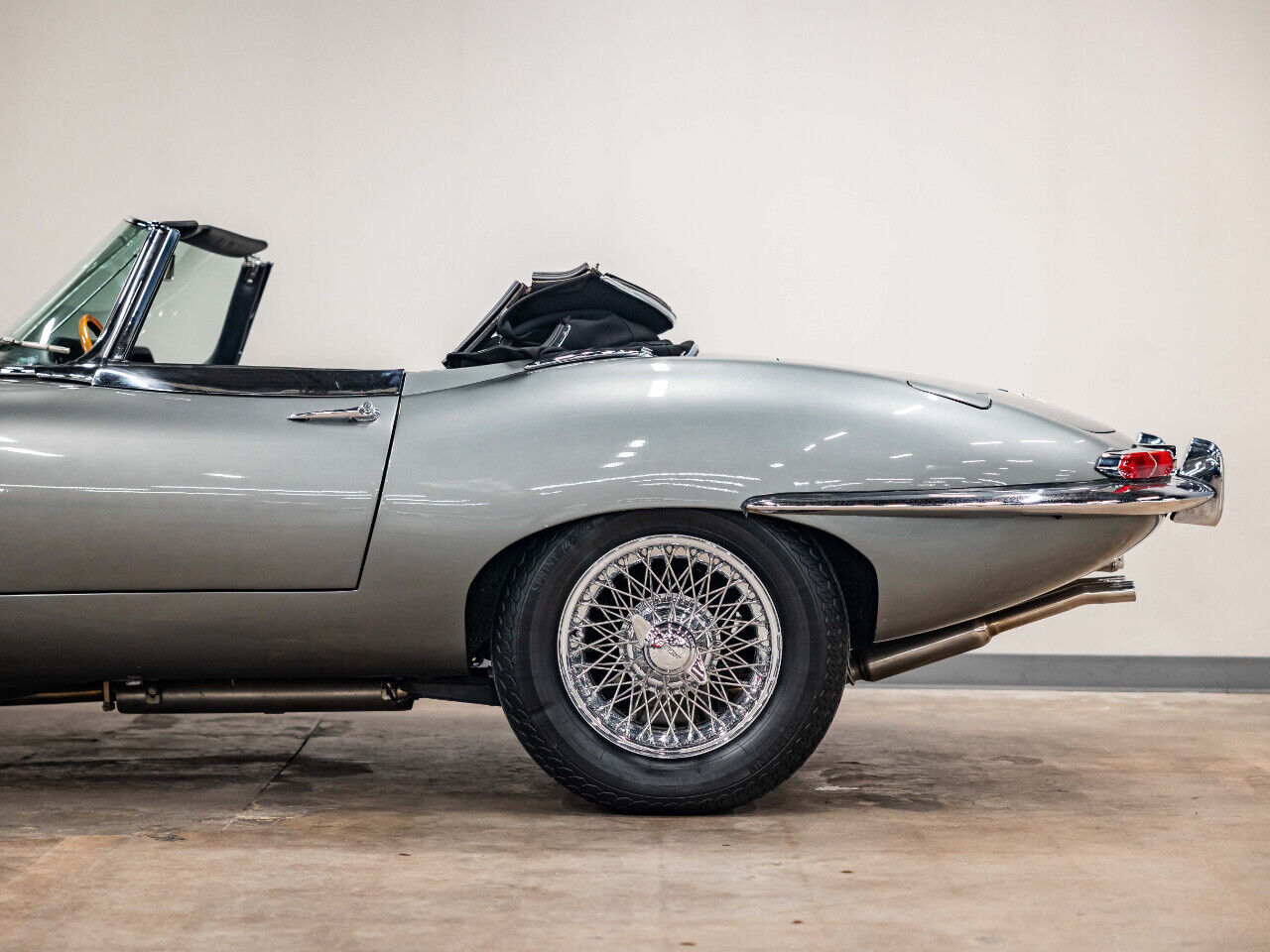 Jaguar-E-Type-Cabriolet-1967-21