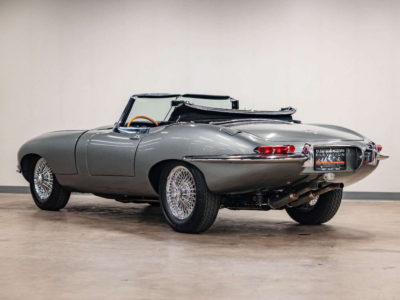 Jaguar-E-Type-Cabriolet-1967-25