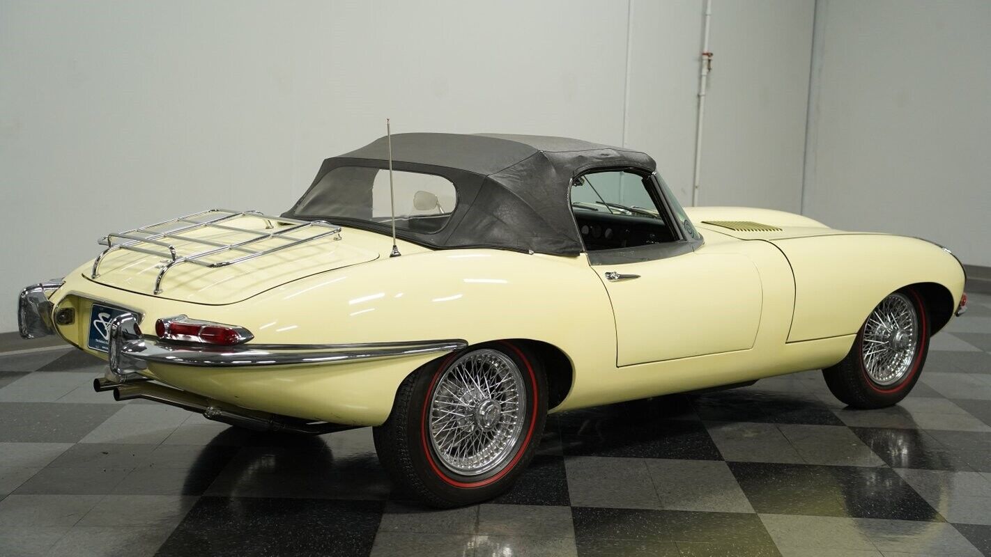 Jaguar-E-Type-Cabriolet-1968-11