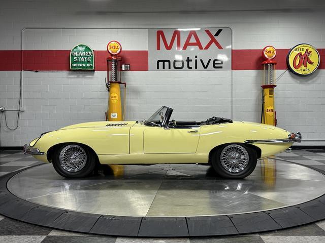 Jaguar-E-Type-Cabriolet-1968-Yellow-Black-90197-3