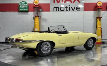 Jaguar-E-Type-Cabriolet-1968-Yellow-Black-90197-6