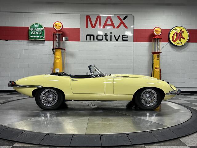 Jaguar-E-Type-Cabriolet-1968-Yellow-Black-90197-7