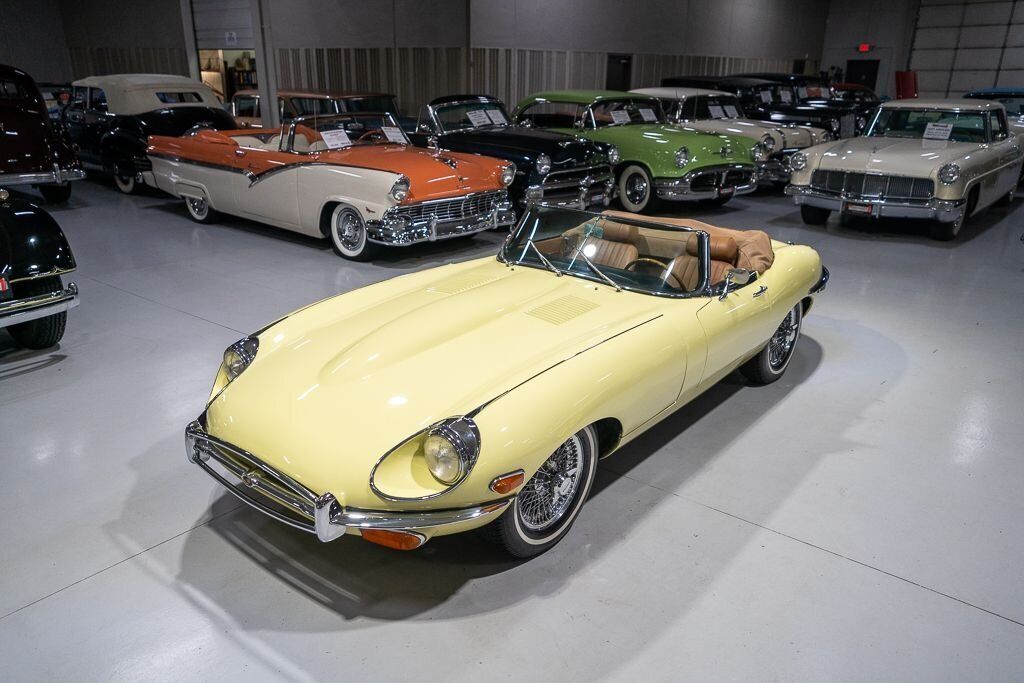 Jaguar-E-Type-Cabriolet-1969-Yellow-Saddle-159599-4