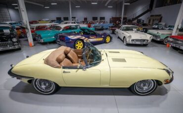 Jaguar-E-Type-Cabriolet-1969-Yellow-Saddle-159599-7