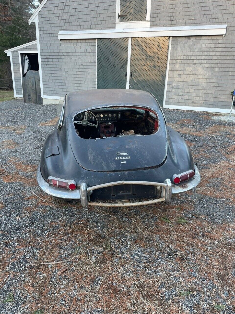 Jaguar-E-Type-Coupe-1965-4