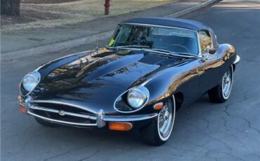 Jaguar-E-Type-Roadster-1970-2