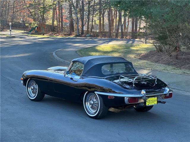 Jaguar-E-Type-Roadster-1970-6