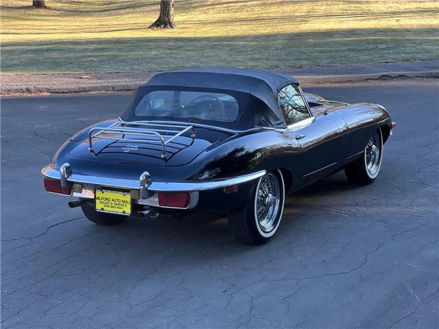 Jaguar-E-Type-Roadster-1970-8