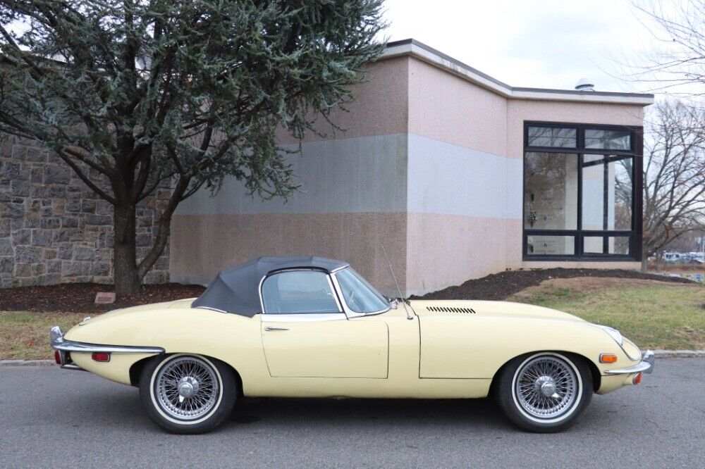 Jaguar-E-Type-Series-II-1969-2