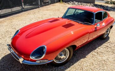 Jaguar-E-type-1966-1