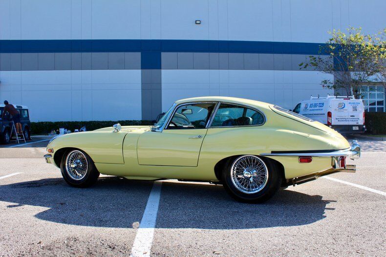 Jaguar-S-2-XKE-4.2-fixed-head-coupe-1970-9