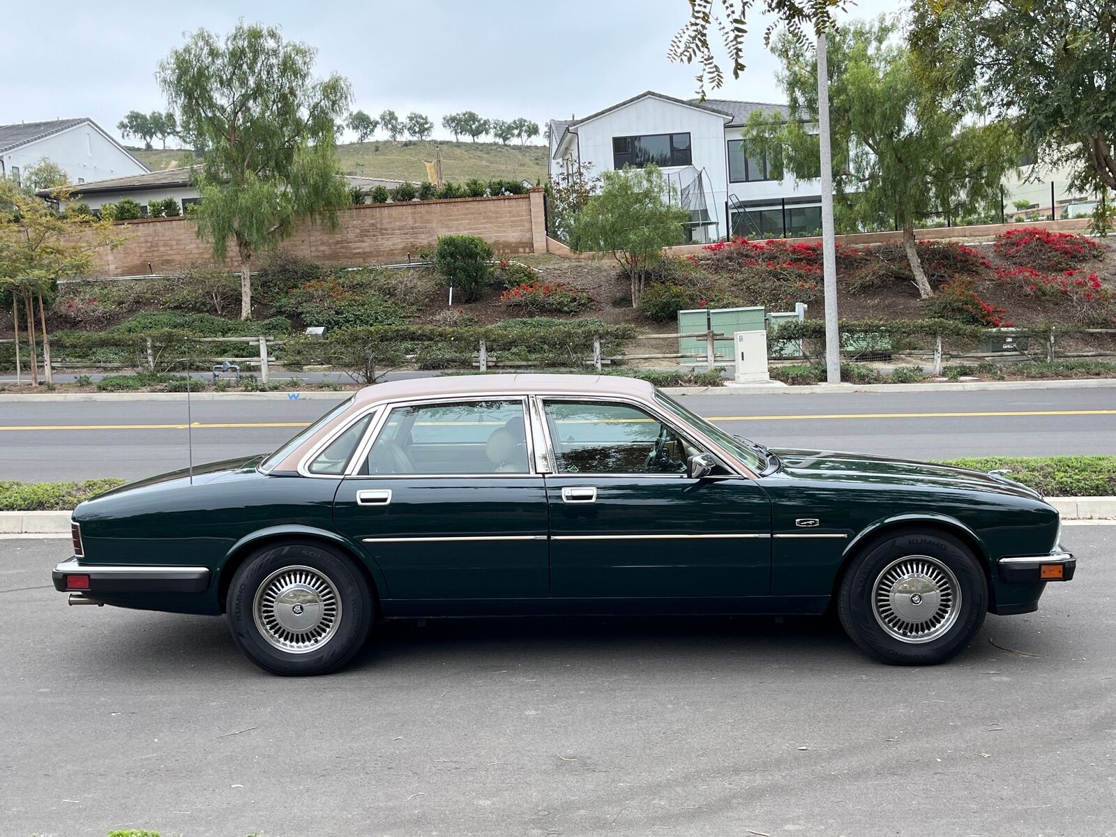 Jaguar-XJ-1993-Green-64688-7