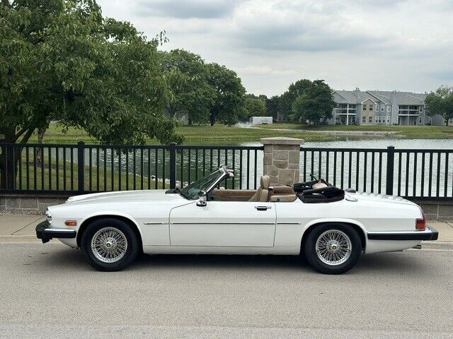 Jaguar-XJ-Cabriolet-1989-White-Tan-85234-3