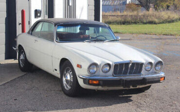 Jaguar-XJ-Coupe-1976-1