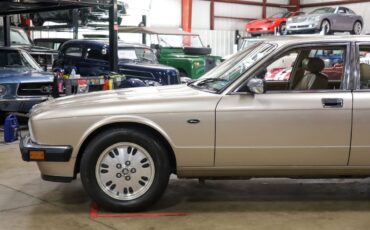 Jaguar-XJ6-Berline-1994-Oyster-Metallic-Tan-85585-1