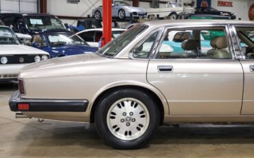 Jaguar-XJ6-Berline-1994-Oyster-Metallic-Tan-85585-7