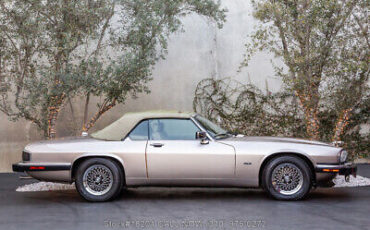 Jaguar-XJS-Convertible-1992-9