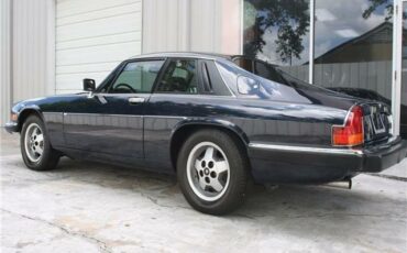 Jaguar-XJS-Coupe-1988-Blue-Tan-46380-8