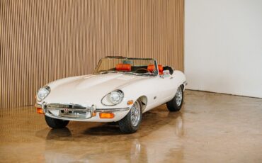 Jaguar-XK-1971-White-Red-87128-3