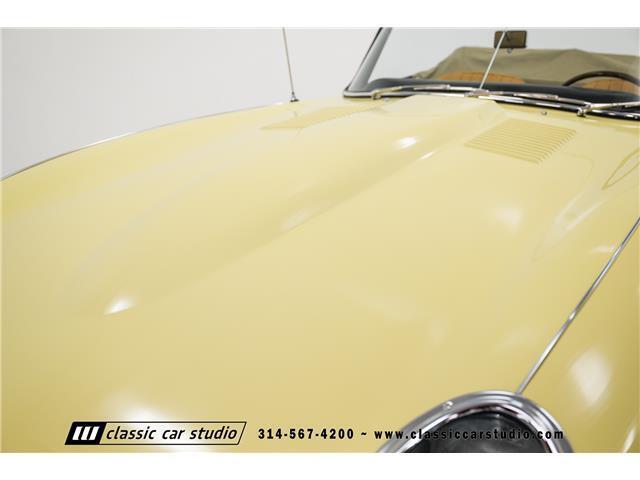 Jaguar-XK-Cabriolet-1966-Yellow-Tan-33017-18