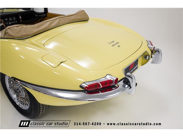 Jaguar-XK-Cabriolet-1966-Yellow-Tan-33017-32