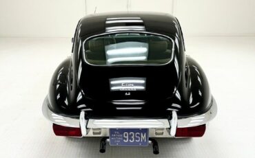 Jaguar-XK-Coupe-1969-Black-Cinnamon-98516-3