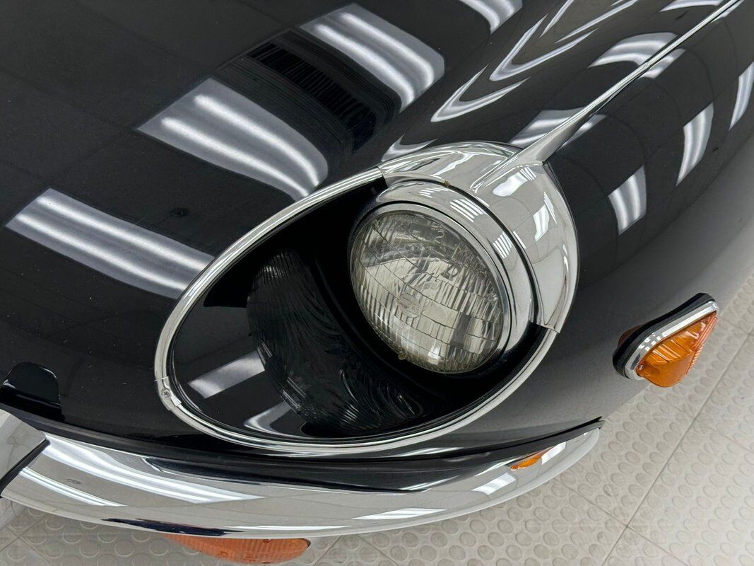 Jaguar-XK-Coupe-1969-Black-Cinnamon-98516-9