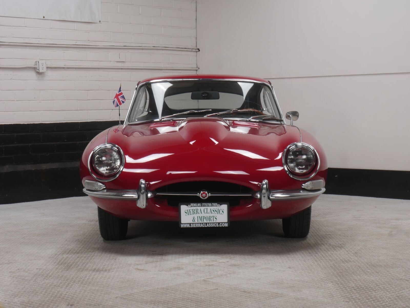 Jaguar-XK-E-Coupe-1968-Red-Black-59361-2