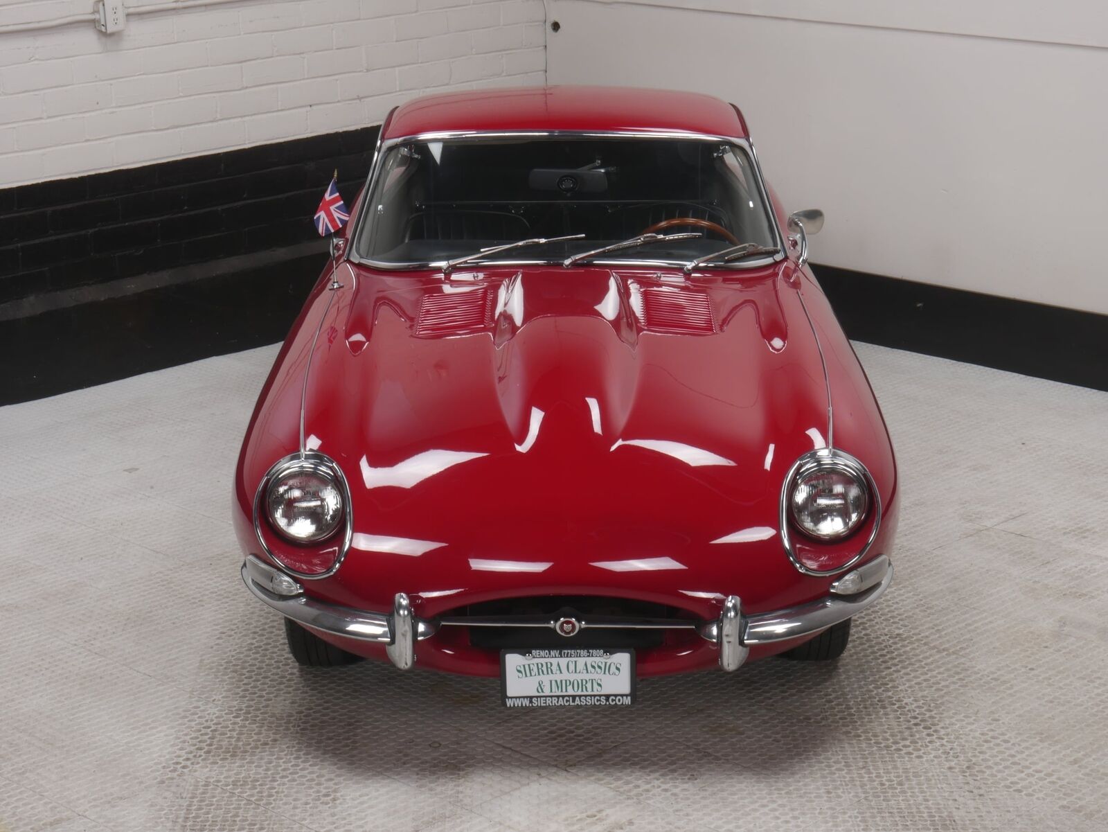 Jaguar-XK-E-Coupe-1968-Red-Black-59361-3