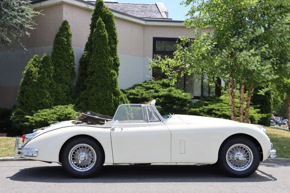 Jaguar-XK150-DHC-1961-2