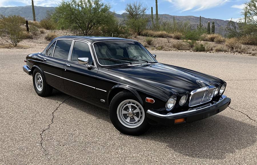 Jaguar-Xj6-vanden-plas-1984-black-83766