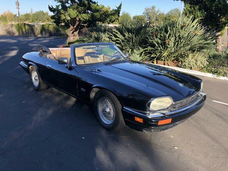 Jaguar-Xjs-1994-black-155837-4