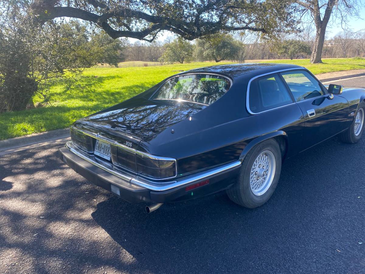 Jaguar-Xjs-coupe-1993-black-181855-4