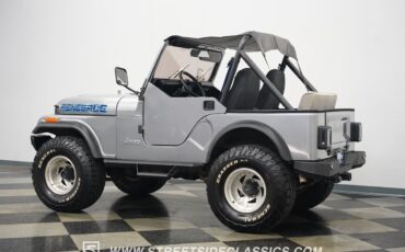 Jeep-CJ-1982-10